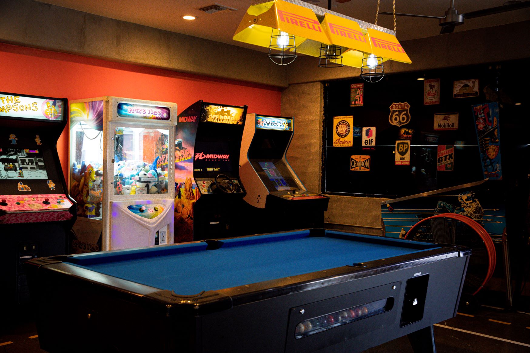 Play Pool in La Mesa